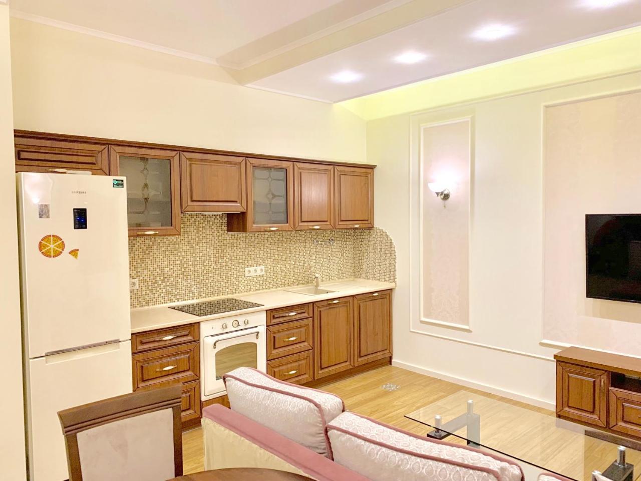 Two-Bedroom On Lesi Ukrainky Lviv Ngoại thất bức ảnh