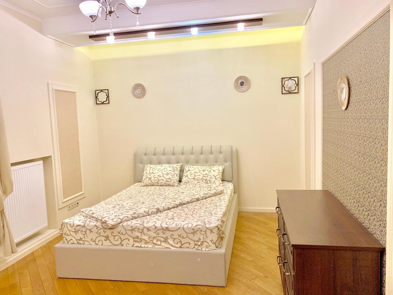 Two-Bedroom On Lesi Ukrainky Lviv Ngoại thất bức ảnh