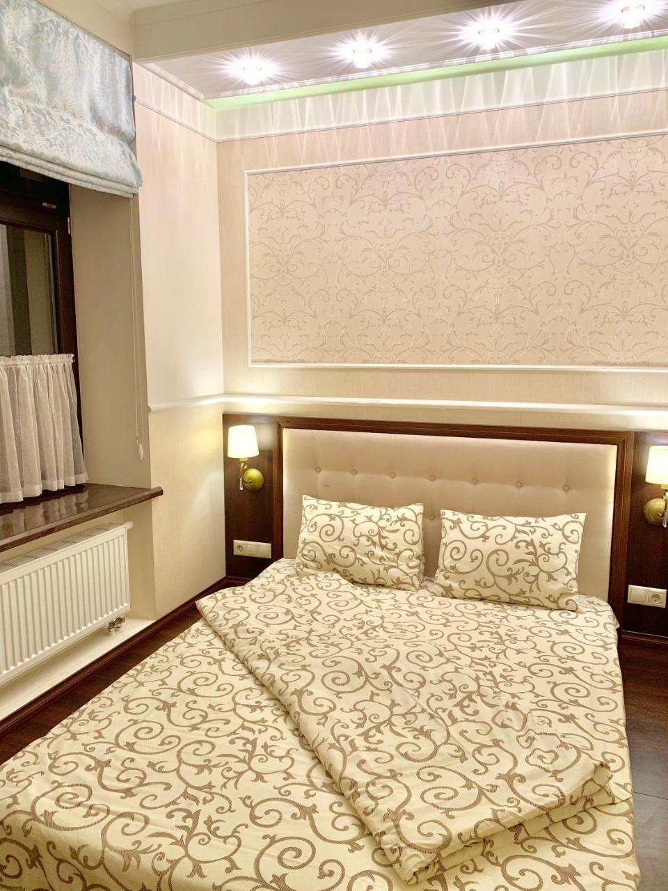 Two-Bedroom On Lesi Ukrainky Lviv Ngoại thất bức ảnh